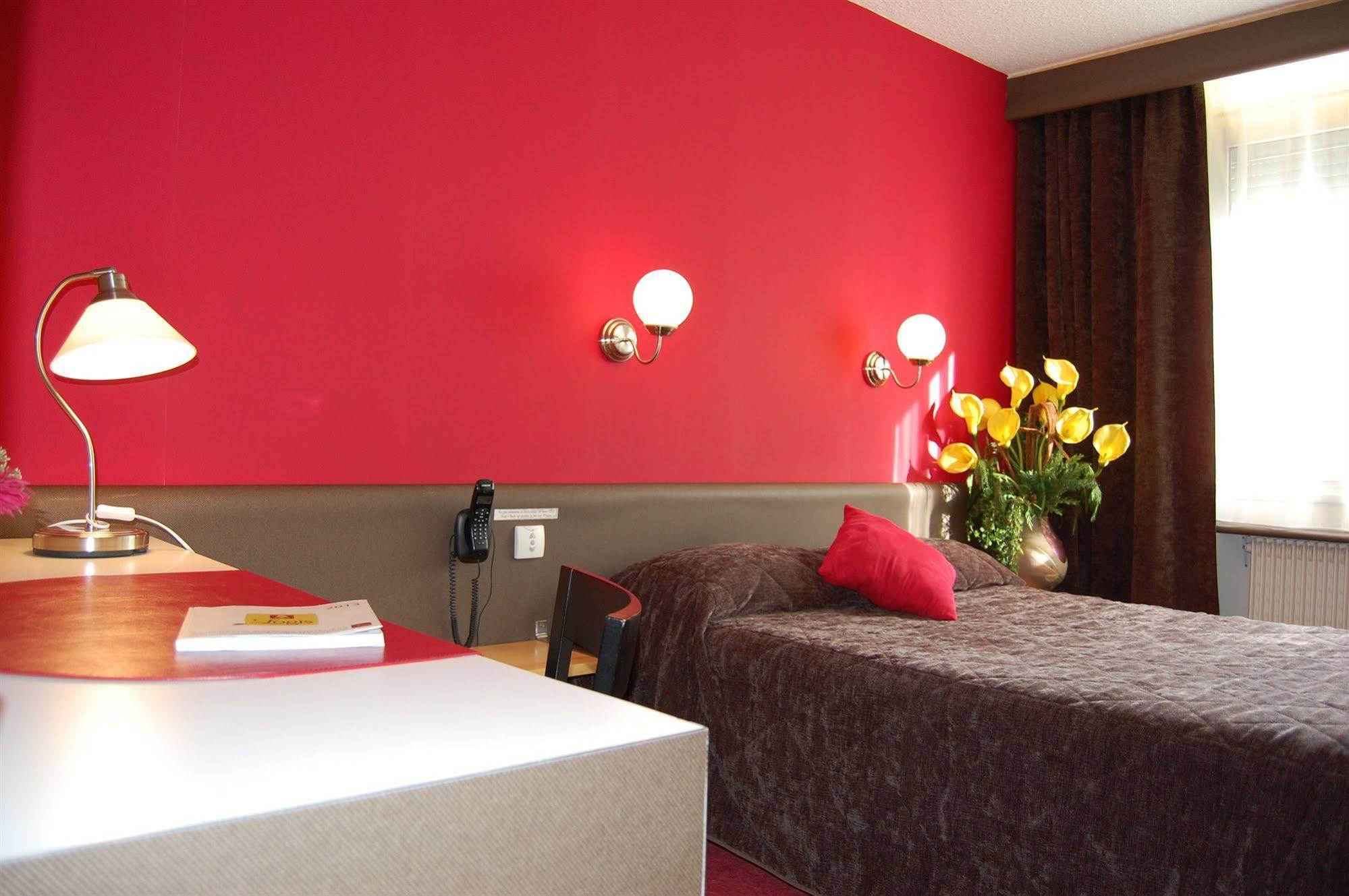 Logis Hotel Du Midi - Saint Etienne Sud Ngoại thất bức ảnh