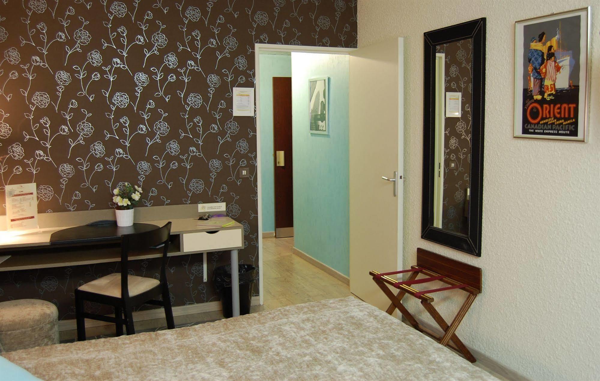 Logis Hotel Du Midi - Saint Etienne Sud Ngoại thất bức ảnh