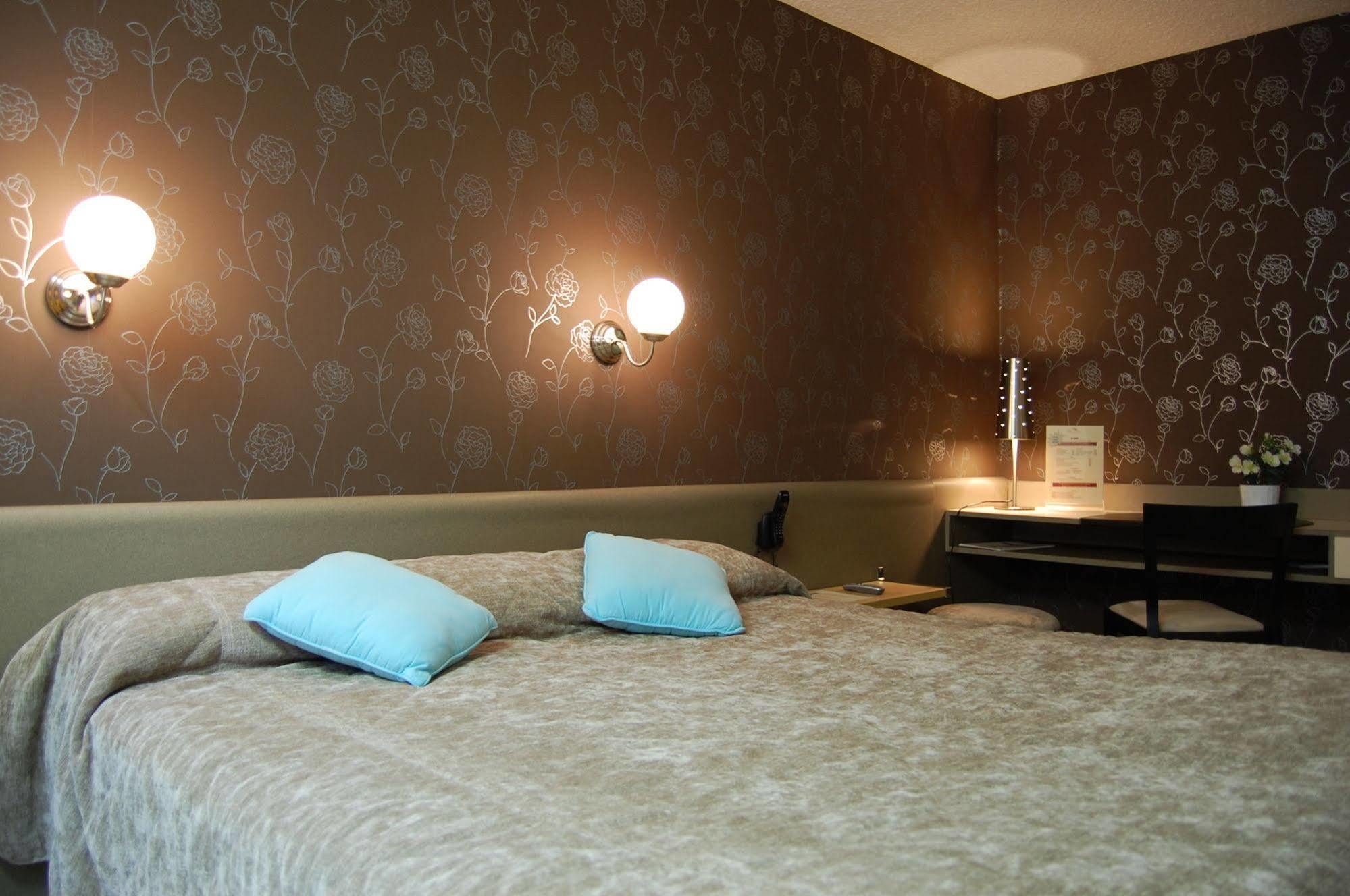 Logis Hotel Du Midi - Saint Etienne Sud Ngoại thất bức ảnh