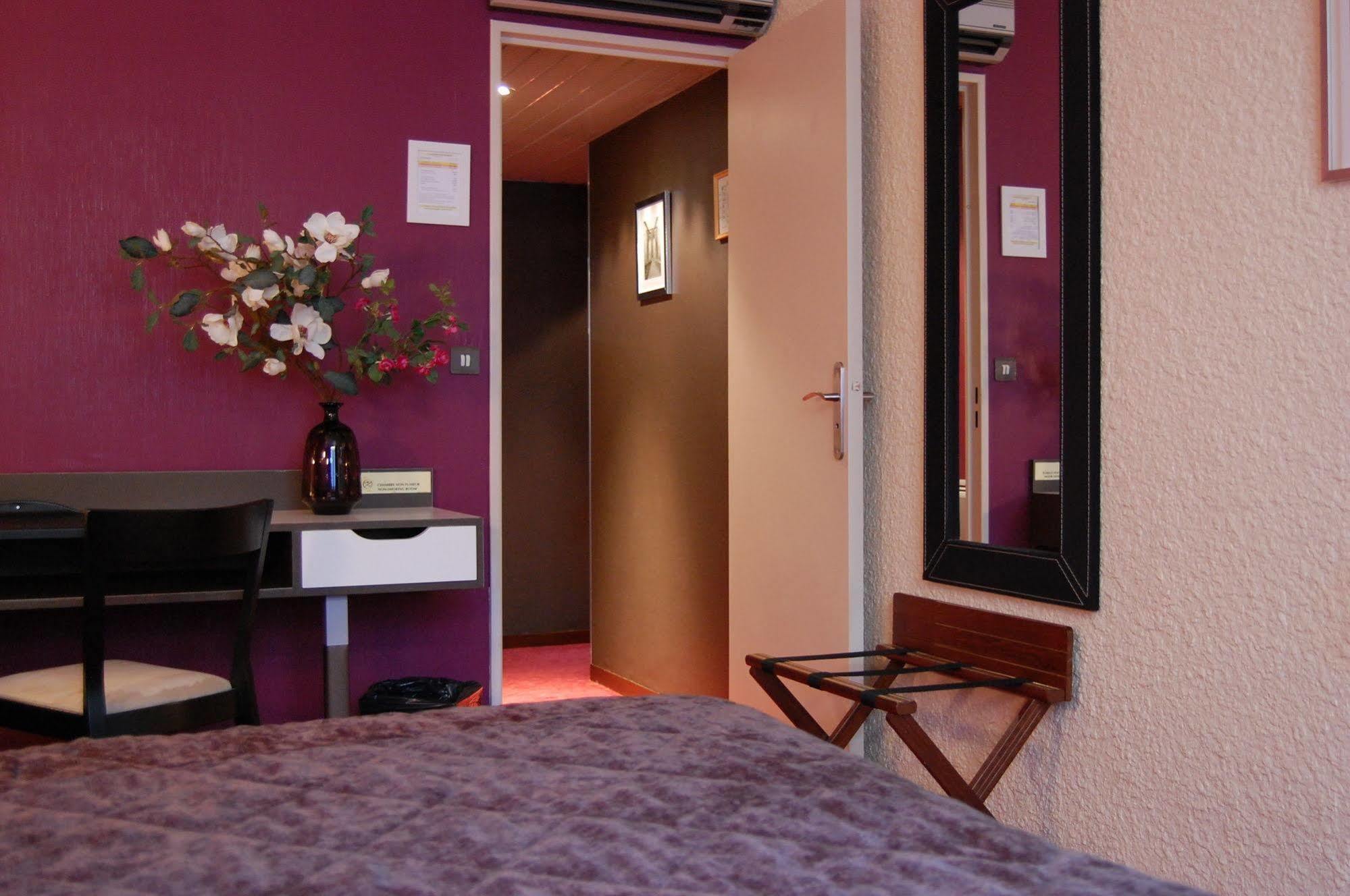 Logis Hotel Du Midi - Saint Etienne Sud Ngoại thất bức ảnh