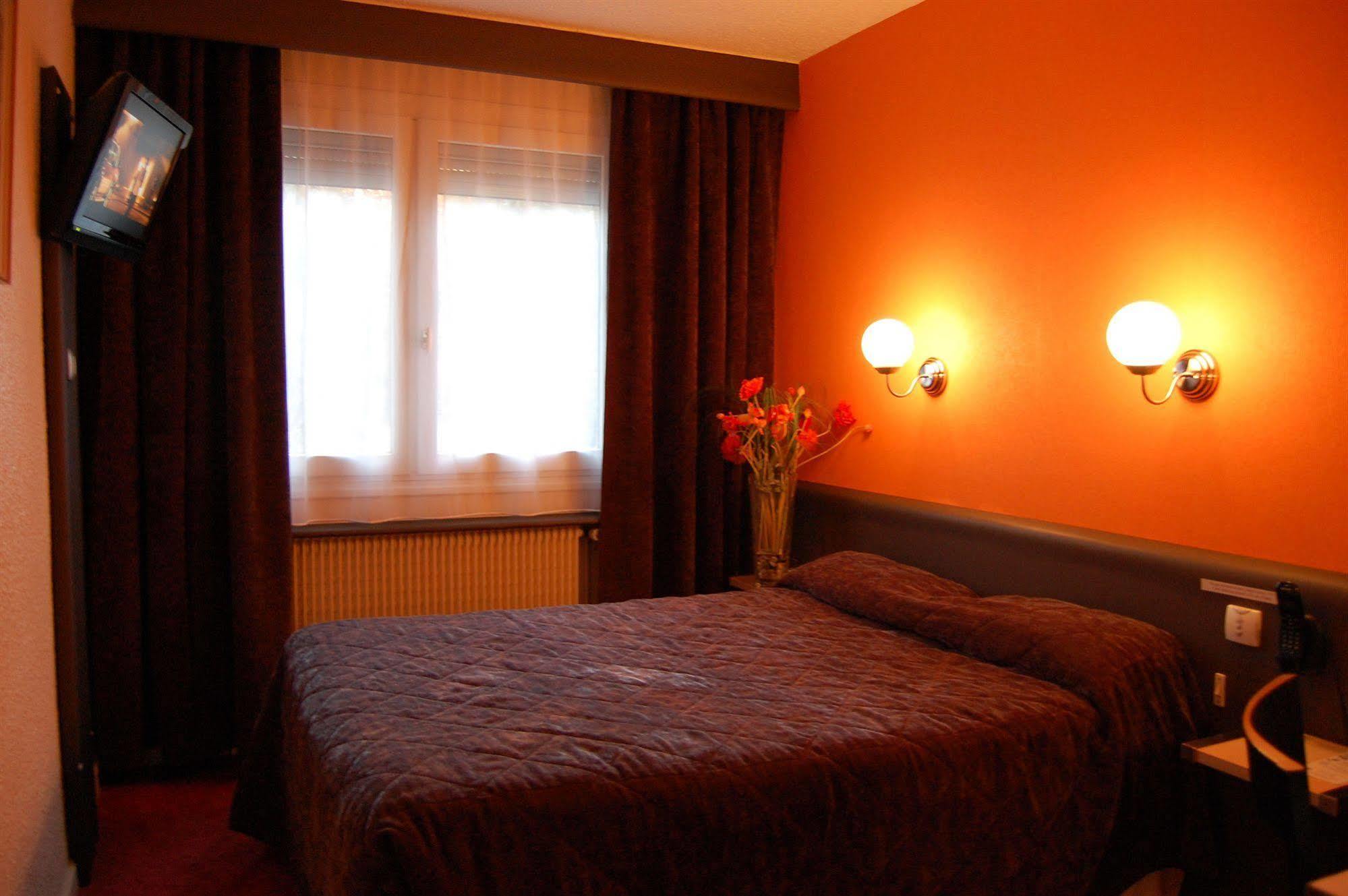 Logis Hotel Du Midi - Saint Etienne Sud Ngoại thất bức ảnh